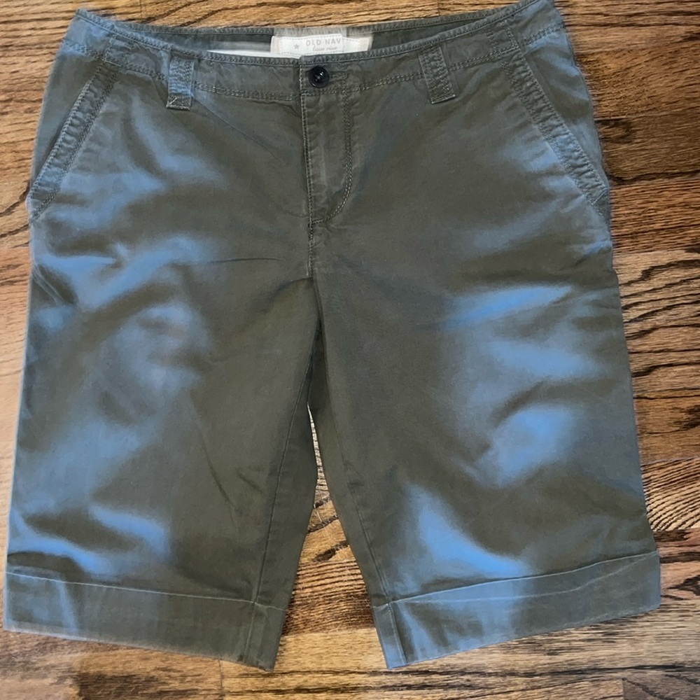 Old Navy Lo Rise Olive Shorts Size 8